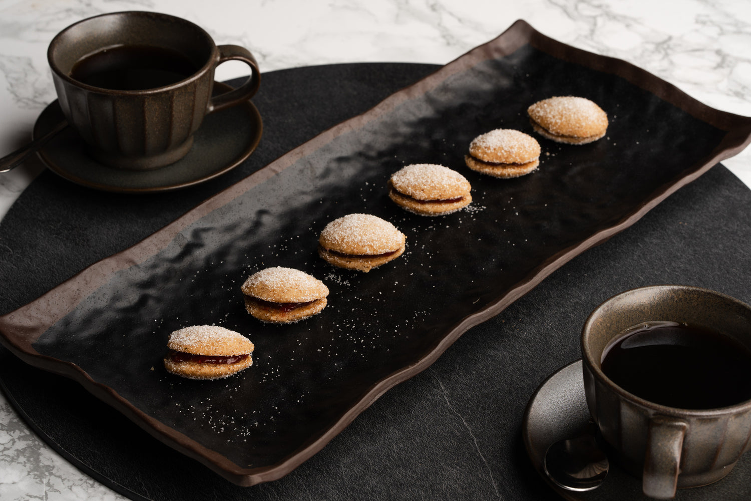 Lusikkaleivät - perinteiset pikkuleivät rasiassa