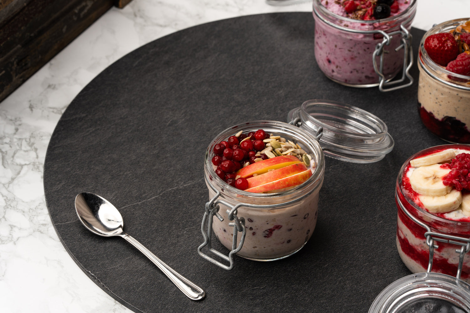 Omena-puolukka tuorepuuro, raikas ja täyteläinen aamupala, Semma Catering