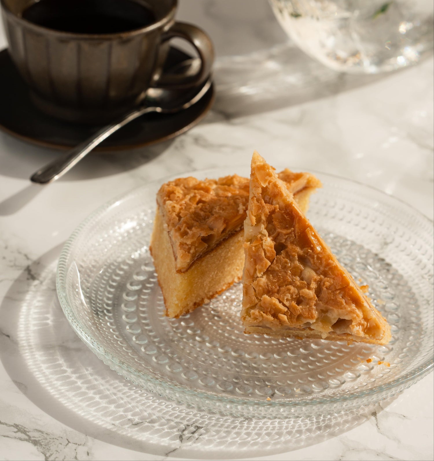 Toscapiirakka - perinteinen piirakka rapealla mantelipinnalla