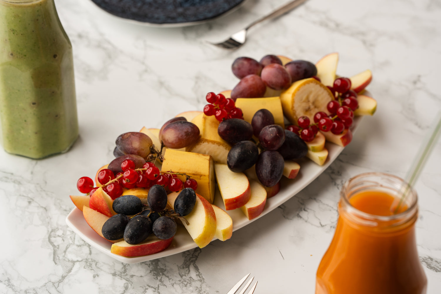 Kahvituspaketti - kahvi/tee ja tuoreita hedelmiä