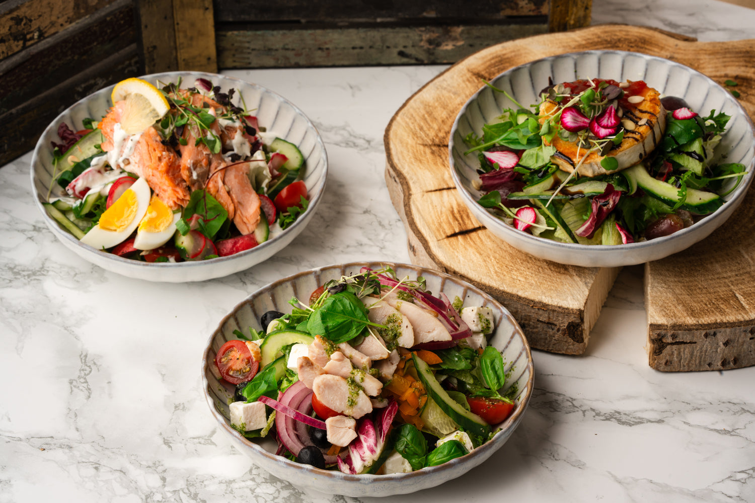 Kahvituspaketti - kahvi/tee ja salaatti