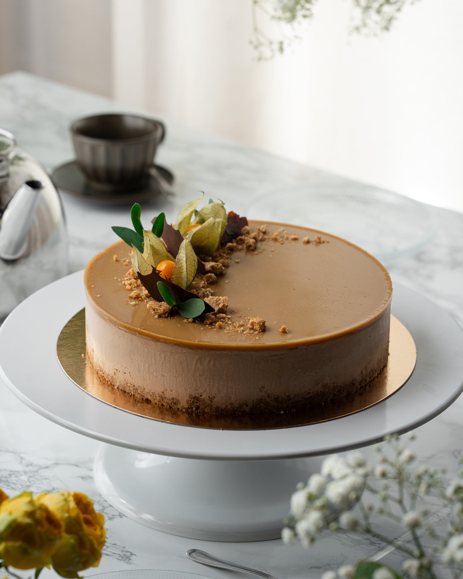 Kinuskikakku, täyteläinen kinuski ja pehmeä maitosuklaa, Semma Bakery