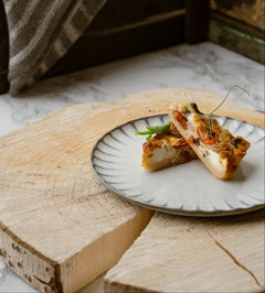 Välimeren piirakka - suolainen piirakka fetalla, oliiveilla ja aurinkokuivatuilla tomaateilla